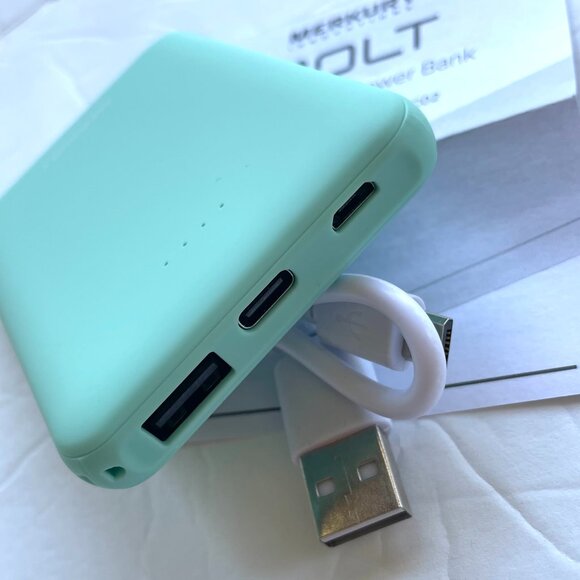 Merkury Innovations Bolt Power Bank 5000mAh Charge 2 Devices Simultaneously - Picture 3 of 5